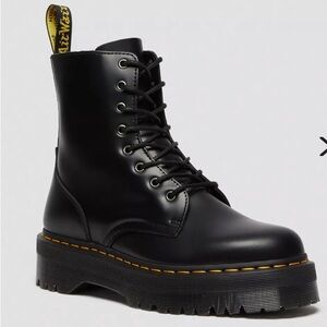 DR MARTEN’S JADON BOOTS / JADON BOOT SMOOTH LEATHER PLATFORMS